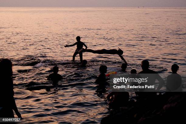 Un'altro bagno ancora quando la luce del giorno se ne sta andando