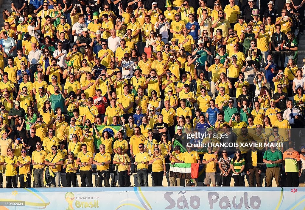 FBL-WC-2014-MATCH01-BRA-CRO-FANS