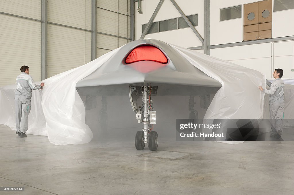 'nEUROn', Experimental Combat Air Vehicle : Press Presentation In Istres