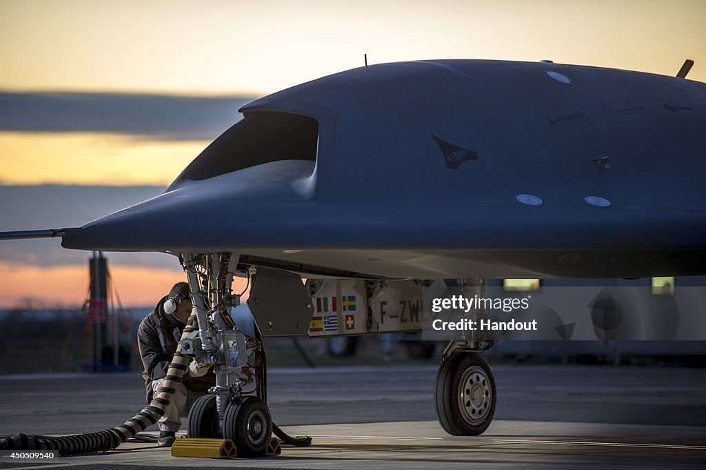 'nEUROn', Experimental Combat Air Vehicle : Press Presentation In Istres