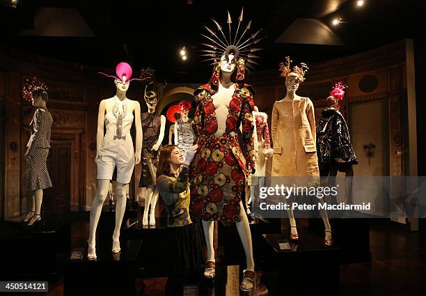 Alexander Mcqueen Isabella Blow Photos And Premium High Res Pictures alexander-mcqueen-isabella-blow-photos-and-premium-high-res-pictures