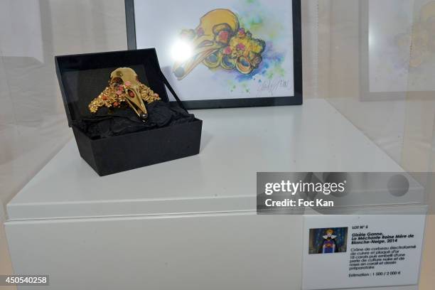 Snow White' s Evil Mother in Law' Raven Skull by Gisele Ganne is exhibited during 'Le Mal Pour Le Bien' : Exhibition And Auction To Benefit 'La...