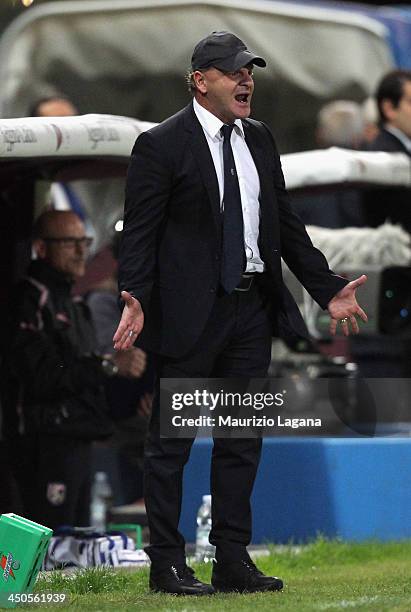 Giuseppe Iachini head coach of Palermo during the Serie B match between Reggina Calcio and US Citta di Palermo at Stadio Oreste Granillo on November...