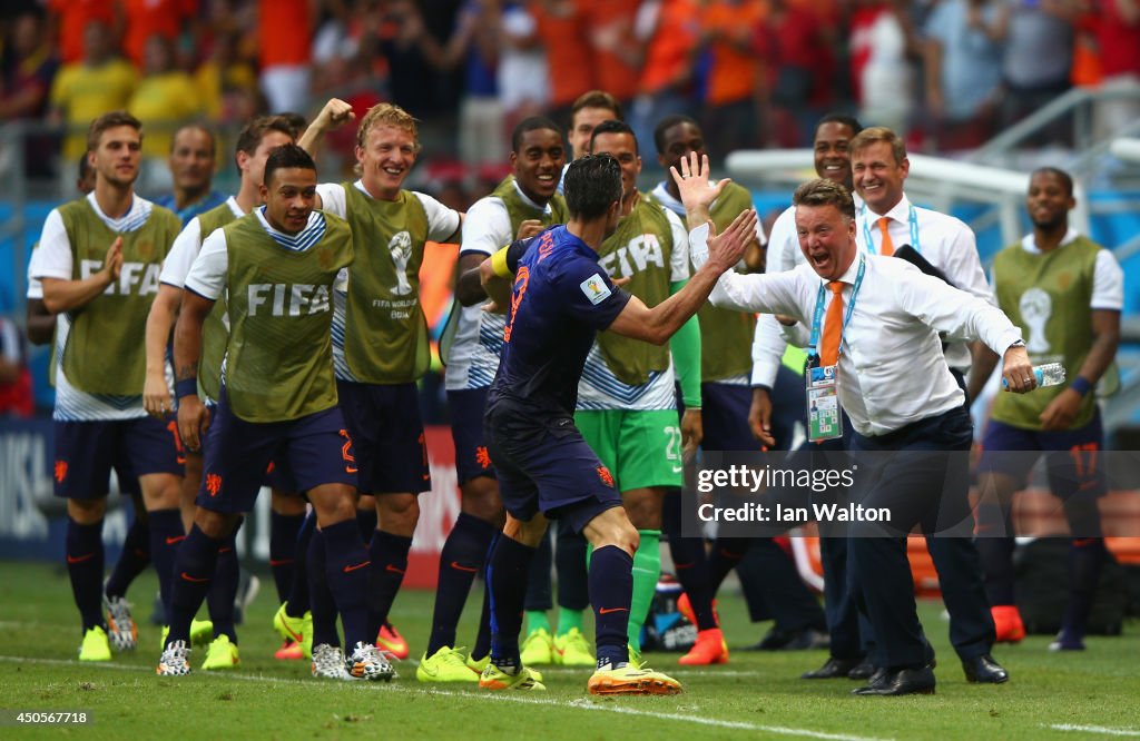 Spain v Netherlands: Group B - 2014 FIFA World Cup Brazil