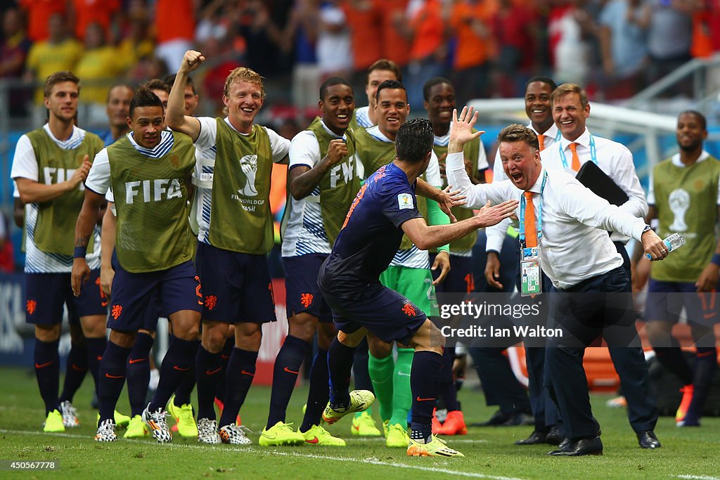 Spain v Netherlands: Group B - 2014 FIFA World Cup Brazil