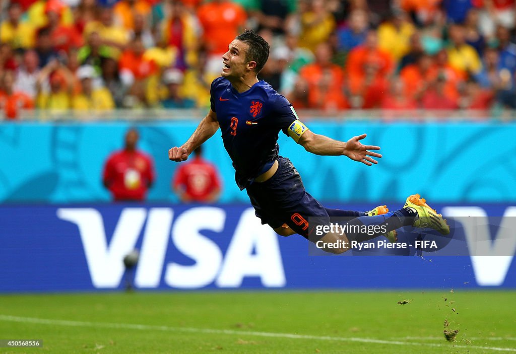 Spain v Netherlands: Group B - 2014 FIFA World Cup Brazil