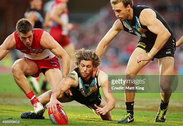 Aaron Young of the Power competes for the ball during the round 13 AFL match between the Sydney Swans and the Port Adelaide Power at Sydney Cricket...