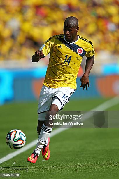 Victor Ibarbo of Colombia controls the ball during the 2014 FIFA World Cup Brazil Group C match between Colombia and Greece at Estadio Mineirao on...