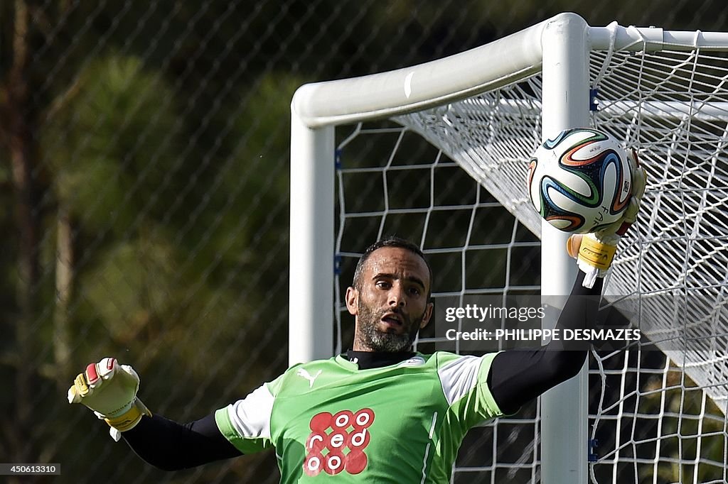 FBL-WC-2014-ALG-TRAINING