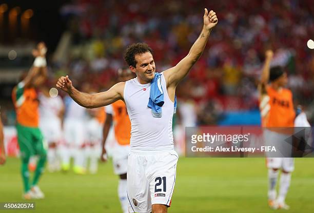 Marco Urena of Costa Rica applauds the fans after the 2014 FIFA World Cup Brazil Group D match between Uruguay and Costa Rica at Estadio Castelao on...