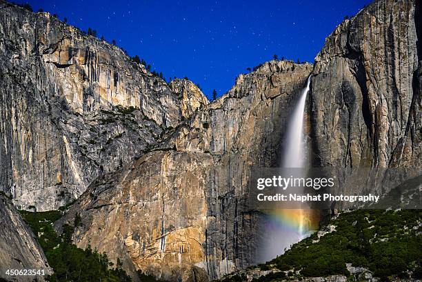 moonbow - moonbow fotografías e imágenes de stock