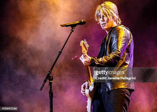 John Rzeznik of The Goo Goo Dolls performs in concert at Nikon at Jones Beach Theater on June 14, 2014 in Wantagh, New York.