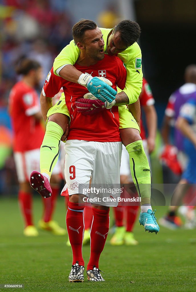 Switzerland v Ecuador: Group E - 2014 FIFA World Cup Brazil