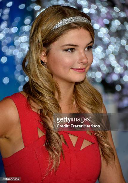 Actress Stefanie Scott attends the premiere of Walt Disney Animation Studios' 'Frozen'at the El Capitan Theatre on November 19, 2013 in Hollywood,...