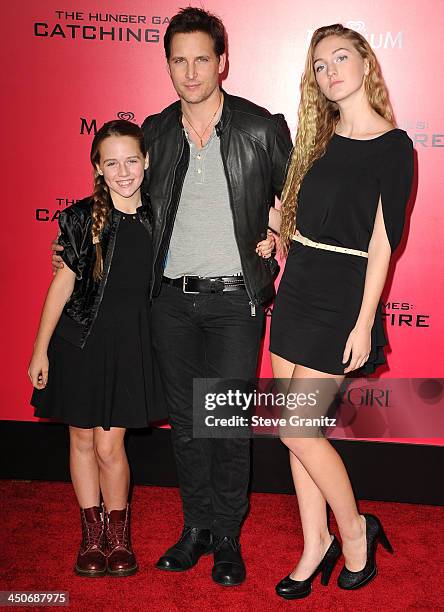 Actor Peter Facinelli and daughters Luca Bella Facinelli and Lola Ray Facinelli arrives at the "The Hunger Games: Catching Fire" - Los Angeles...