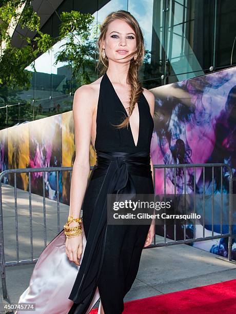 Model Behati Prinsloo arrives to the 2014 Fragrance Foundation awards at Alice Tully Hall, Lincoln Cente on June 16, 2014 in New York City.