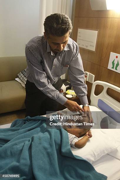 Baby Roona 40 Baby Roona Begum Baby With Hydrocephalus Disease Stock Photos, High ...