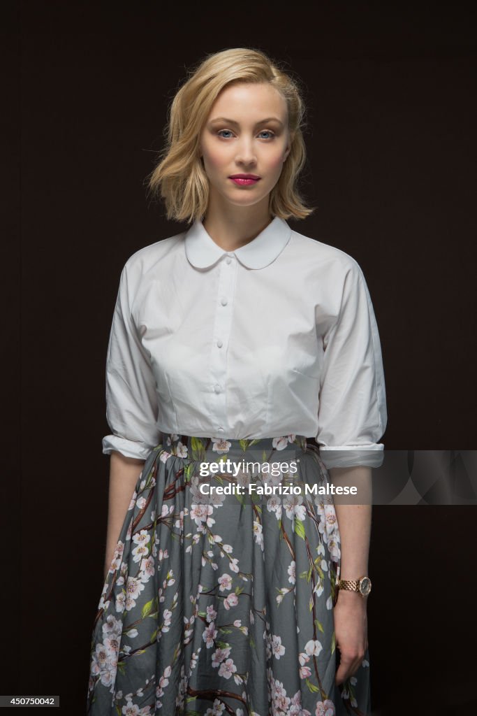 Sarah Gadon, Self assignment, May 19, 2014