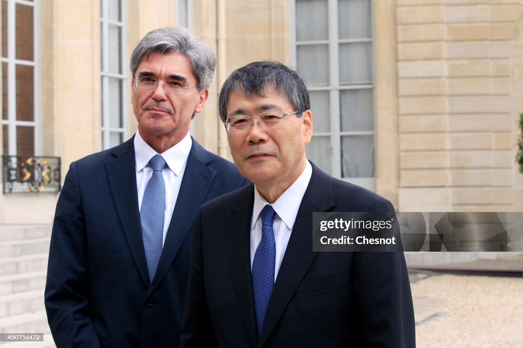 French President Francois Hollande Receives Joe KAISER, Siemens CEO And  Shunichi MIYANAGA,  Mitsubishi CEO At Elysee Palace