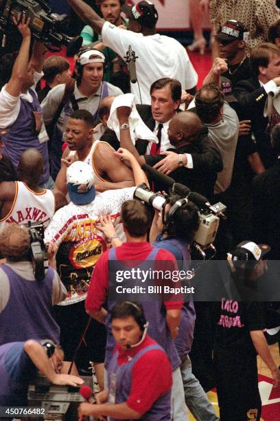 Rudy T Rockets Rudy Tomjanovich Photos and Premium High Res Pictures - Getty Images