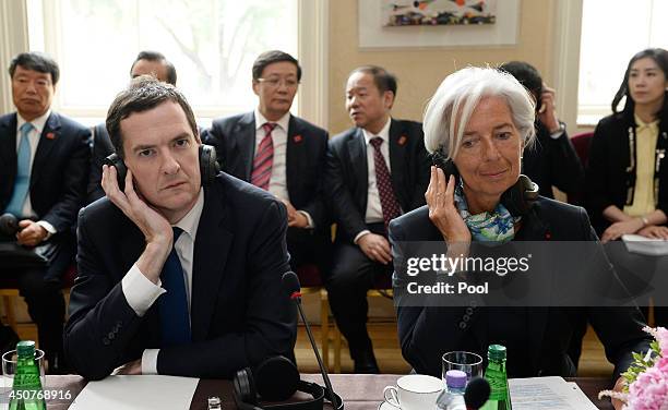 Exchequer Table Li Osborne Photos and Premium High Res Pictures - Getty Images