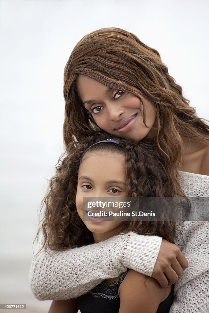 USA, New York State, Woman and her daughter (8-9) on Sea Cliff