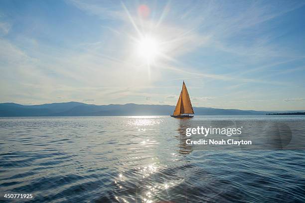 usa, montana, flathead lake, tranquil scene with sailboat - montana western usa 個照片及圖片檔