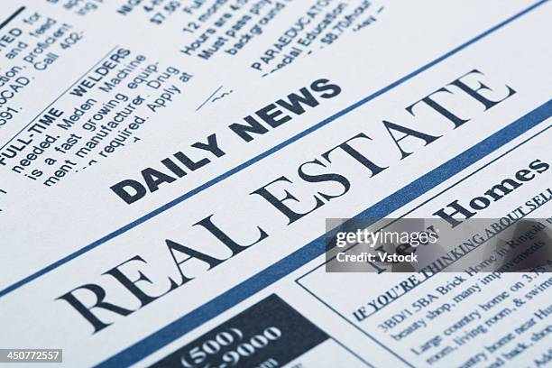 close-up of newspaper page - escrita ocidental imagens e fotografias de stock
