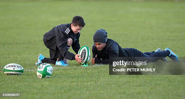 George Morgan Rugby 426 George Smith Rugby Player Stock Photos, High-Res Pictures, and ...