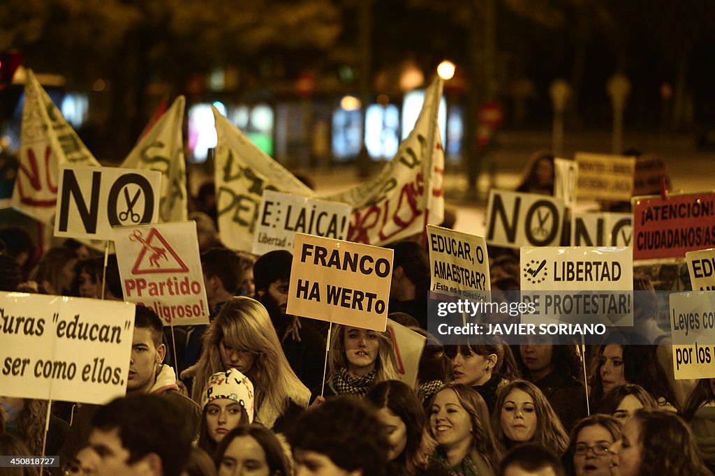 SPAIN-STUDENTS-EDUCATION-DEMO