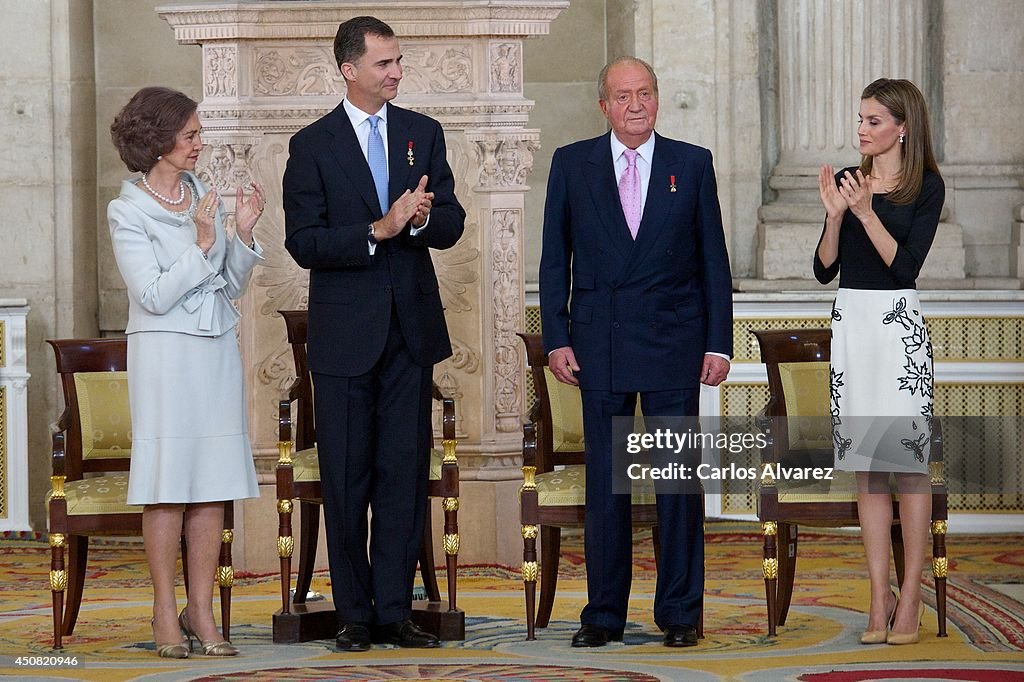 King Juan Carlos Signs The Official Abdication Papers