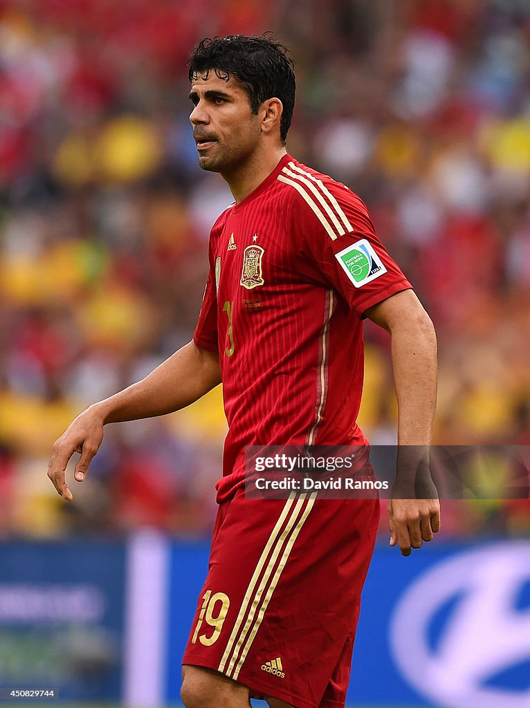 Spain v Chile: Group B - 2014 FIFA World Cup Brazil