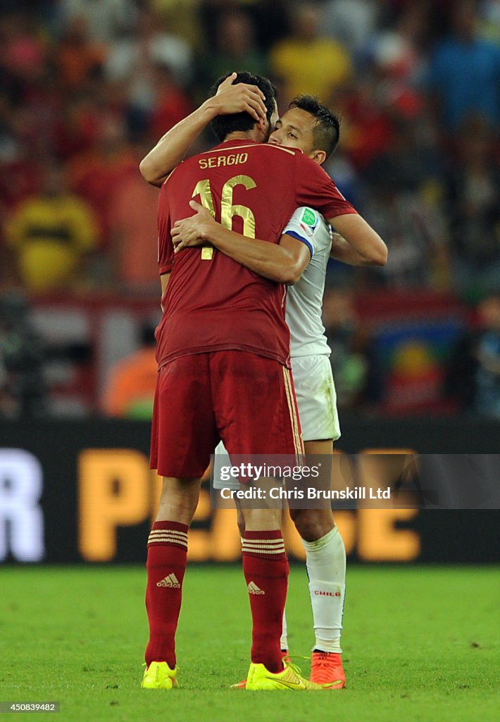 Spain v Chile: Group B - 2014 FIFA World Cup Brazil