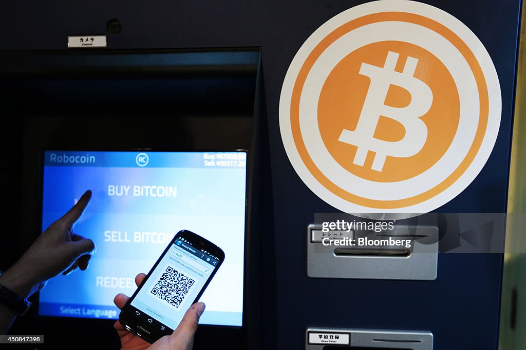 Robocoin demonstrate Bitcoin ATM usage At The Pink Cow Restaurant