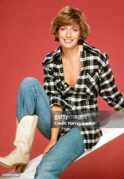 Actress Penny Marshall poses for a portrait in 1979 in Los Angeles, California.