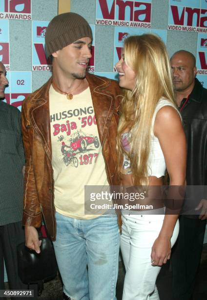 Enrique Iglesias and Anna Kournikova during 2002 MTV Video Music Awards - Arrivals at Radio City Music Hall in New York City, New York, United States.