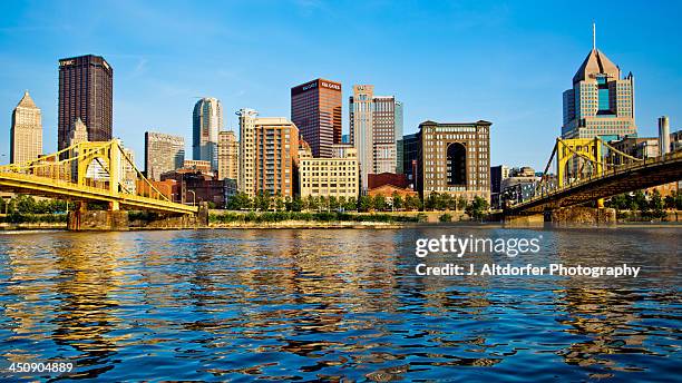 pittsburgh skyline - allegheny river stock pictures, royalty-free photos & images