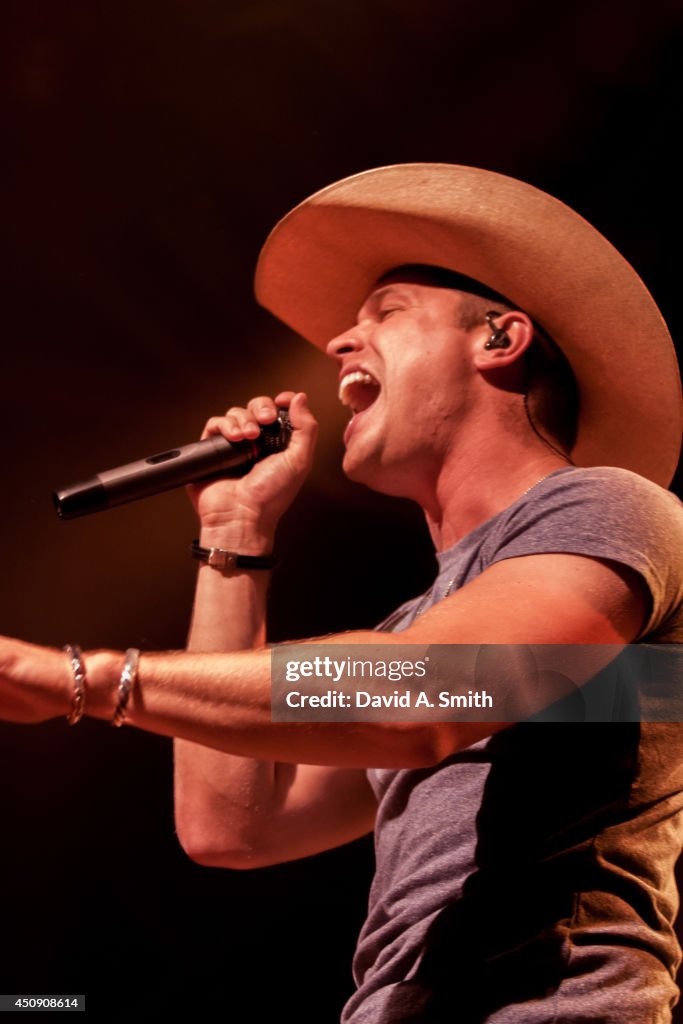 Dustin Lynch In Concert - Birmingham, Alabama