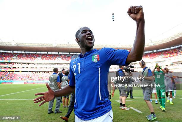 Joel Campbell of Costa Rica celebrates the 1-0 win after the 2014 FIFA World Cup Brazil Group D match between Italy and Costa Rica at Arena...