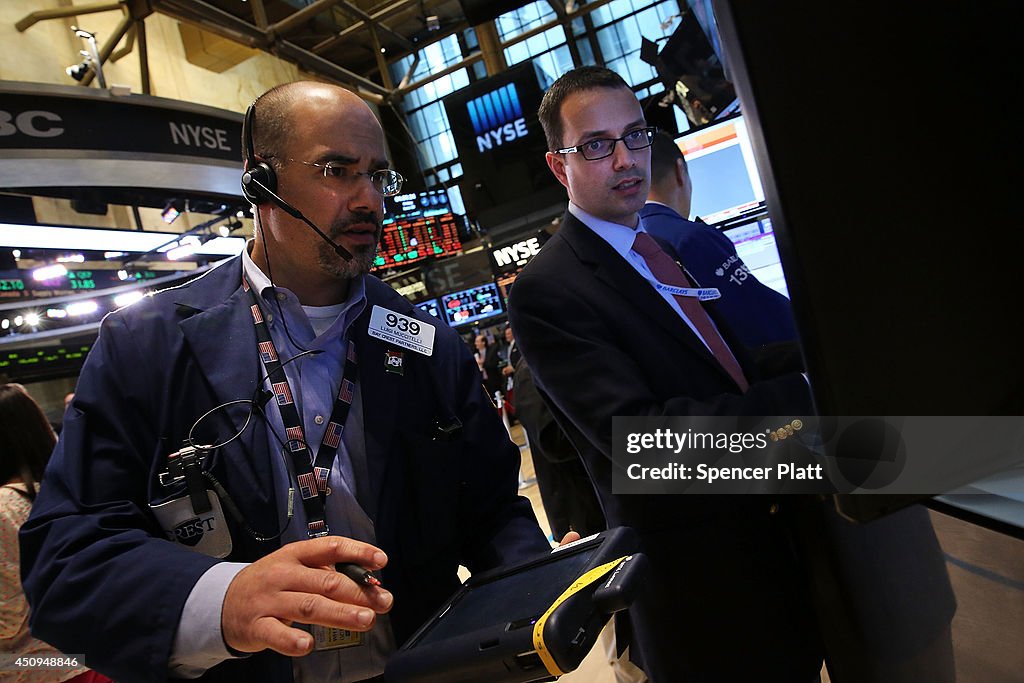 Dow Jones Industrial Average Approaches 17,000 Milestone