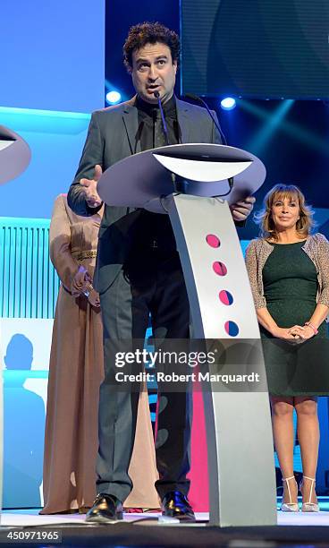 Pepe Rodriguez accepts the 'Best Television Program for Master Chef' award at the Onda Awards 2013 Gala at the Gran Teatre del Liceu on November 20,...