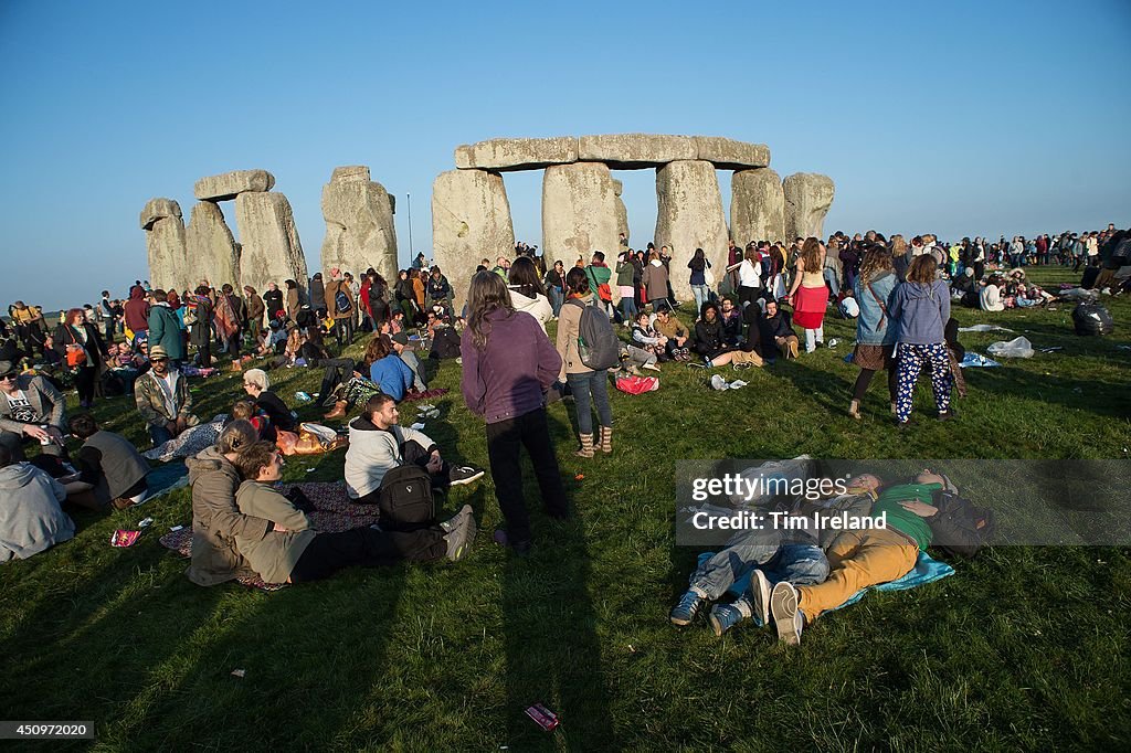 Thousands Gather To Celebrate Summer Solstice At Stonehenge