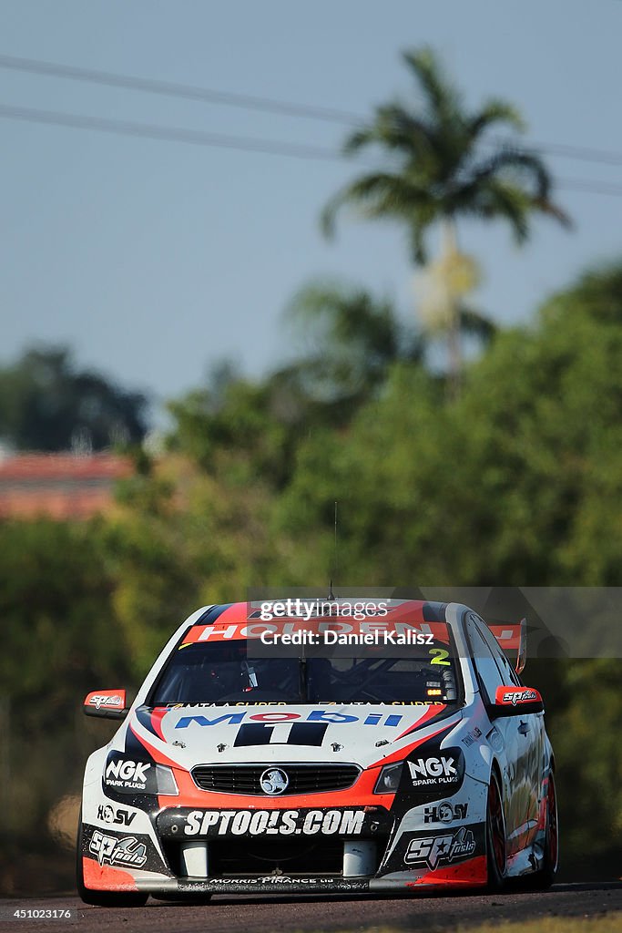 Darwin - V8 Supercars: Qualifying And Race 19