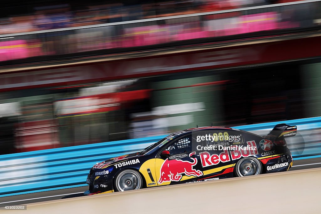 Darwin - V8 Supercars: Qualifying And Race 19