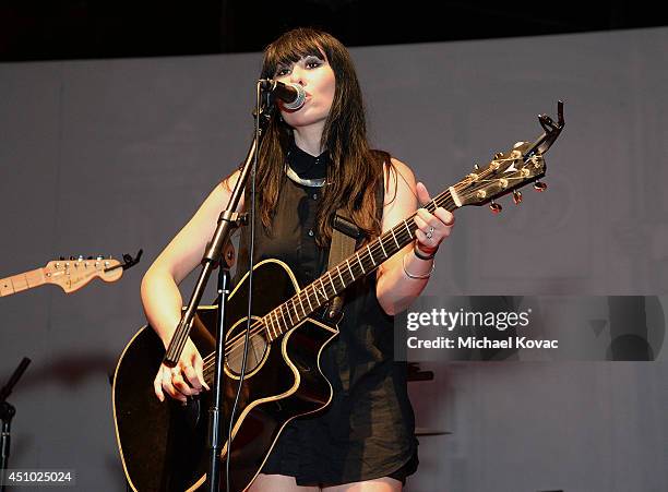 Deluka Deluka Photos and Premium High Res Pictures - Getty Images