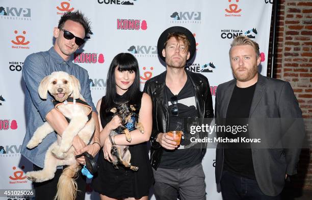 Deluka Deluka Photos and Premium High Res Pictures - Getty Images