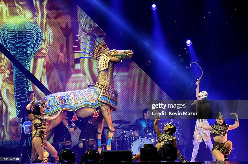 Katy Perry "The Prismatic World  Tour" - Raleigh