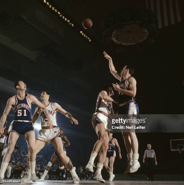 Cincinnati Royals Jack Twyman in action, shot vs New York Knicks Tom Gola at Madison Square Garden. New York, NY 2/17/1963 CREDIT: Neil Leifer