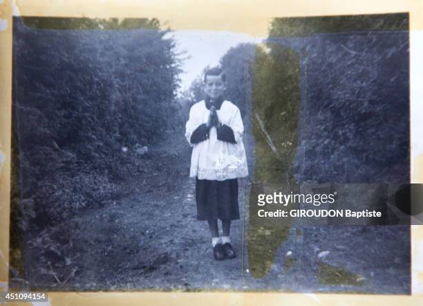 Family album John Rodgers aged 8 years,John Rodgers 67 years who survived in the orphanage and searched for his mother for years.800 skeletons of...