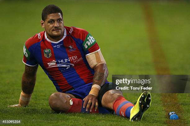 Willie Mason of the Knights takes a break during the round 15 NRL match between the Newcastle Knights and the North Queensland Cowboys at Hunter...